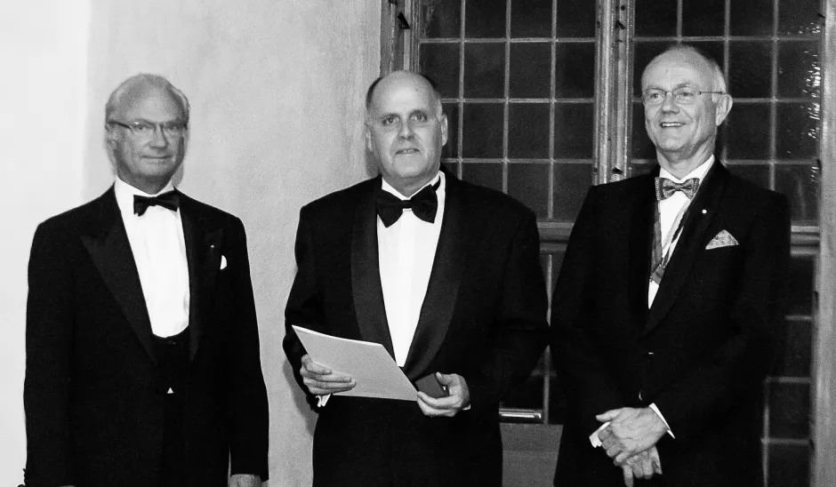 Presentation of Alfredo Vollmer to the Honorary Chairman as a new BP Fellow