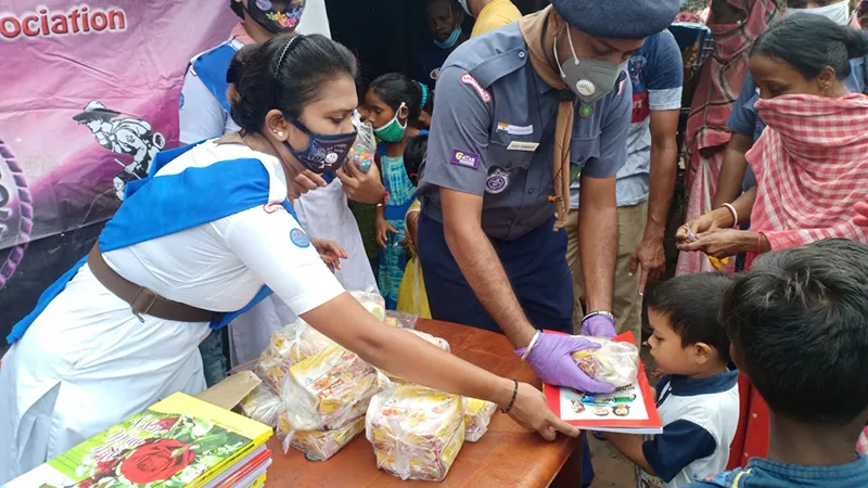 Scout highlights Messengers of Peace work to the Dalai Lama