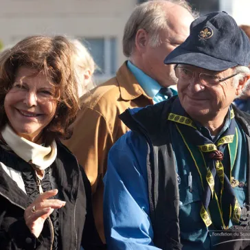 Their Majesties interacting with the Scouts from Turku